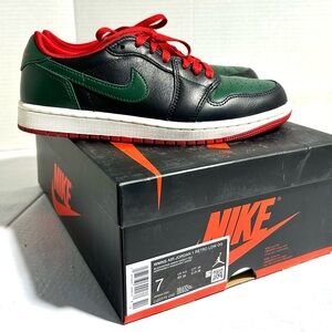 Jordan Black and Green Sneakers Low Top